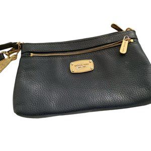 Michael Kors large wristlet black leather jet set